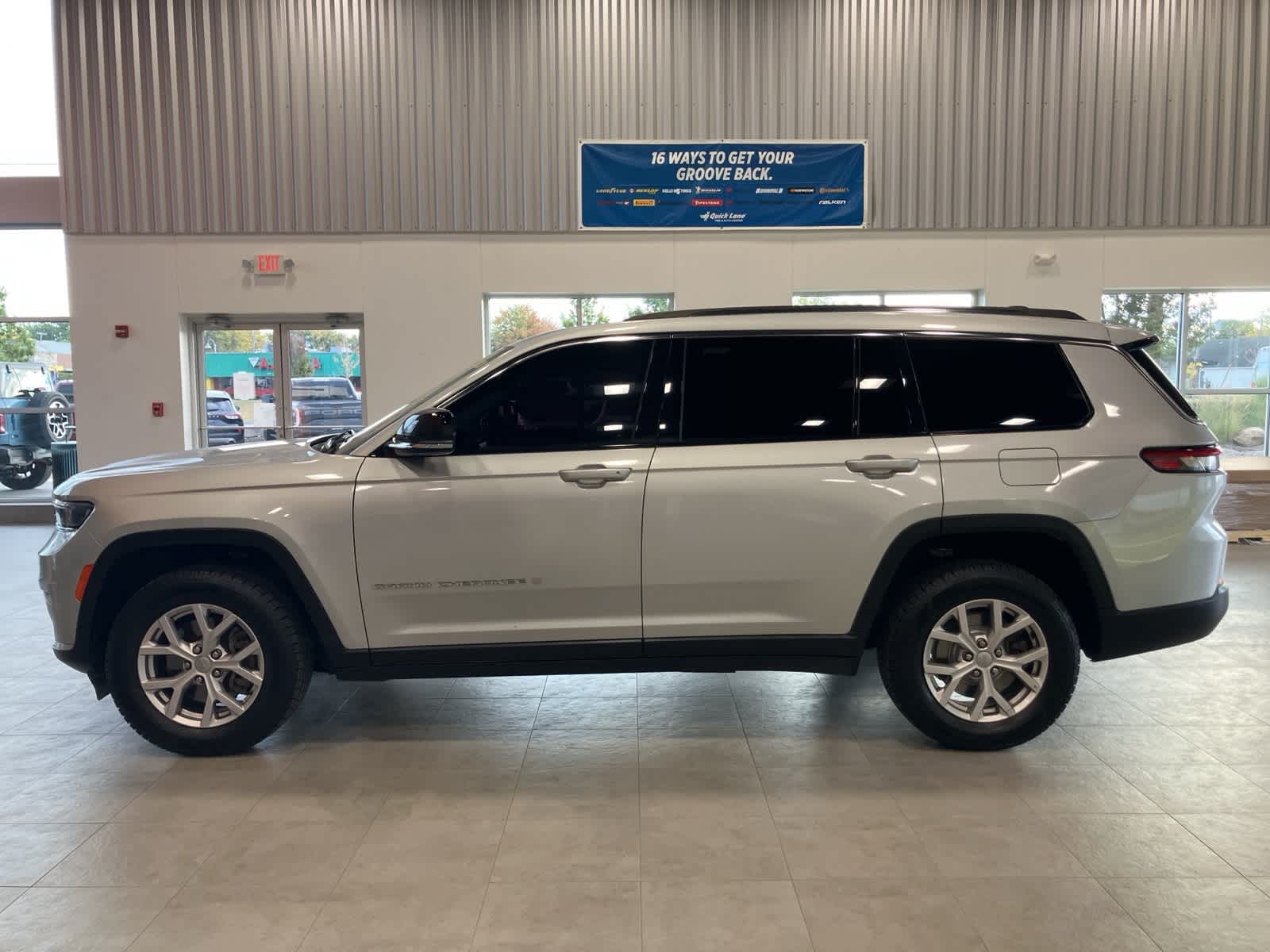 Thumbnail: 2021 Jeep Grand Cherokee L - 8