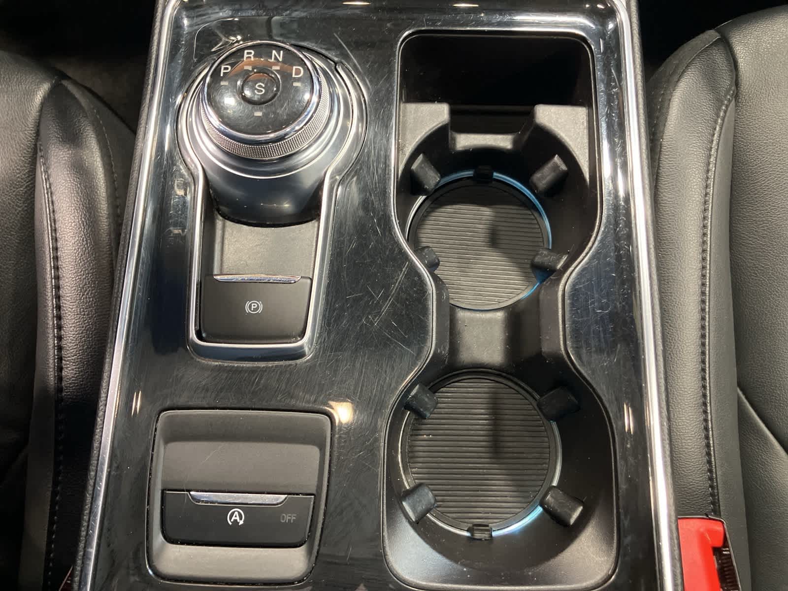 Thumbnail: 2019 Ford Edge - 17