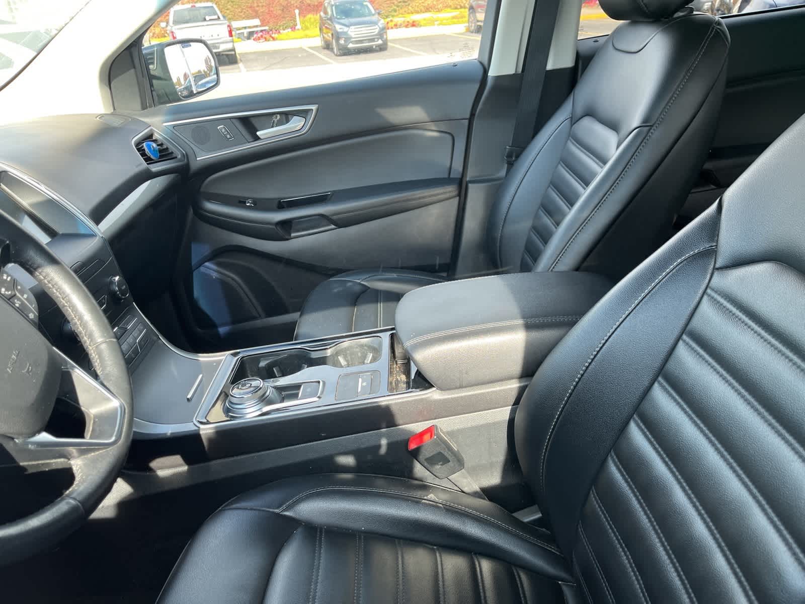 Thumbnail: 2020 Ford Edge - 24