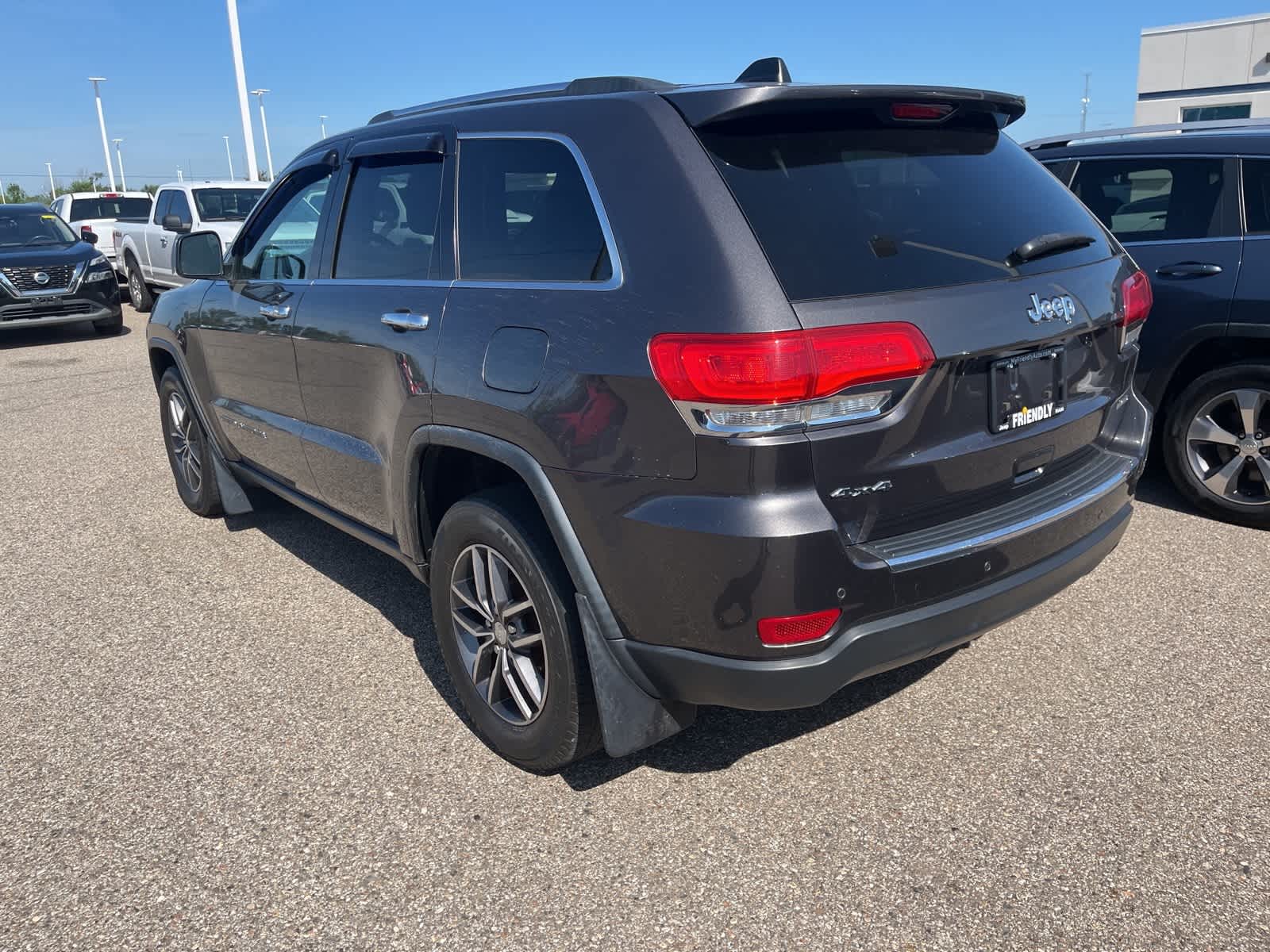 Thumbnail: 2017 Jeep Grand Cherokee - 9