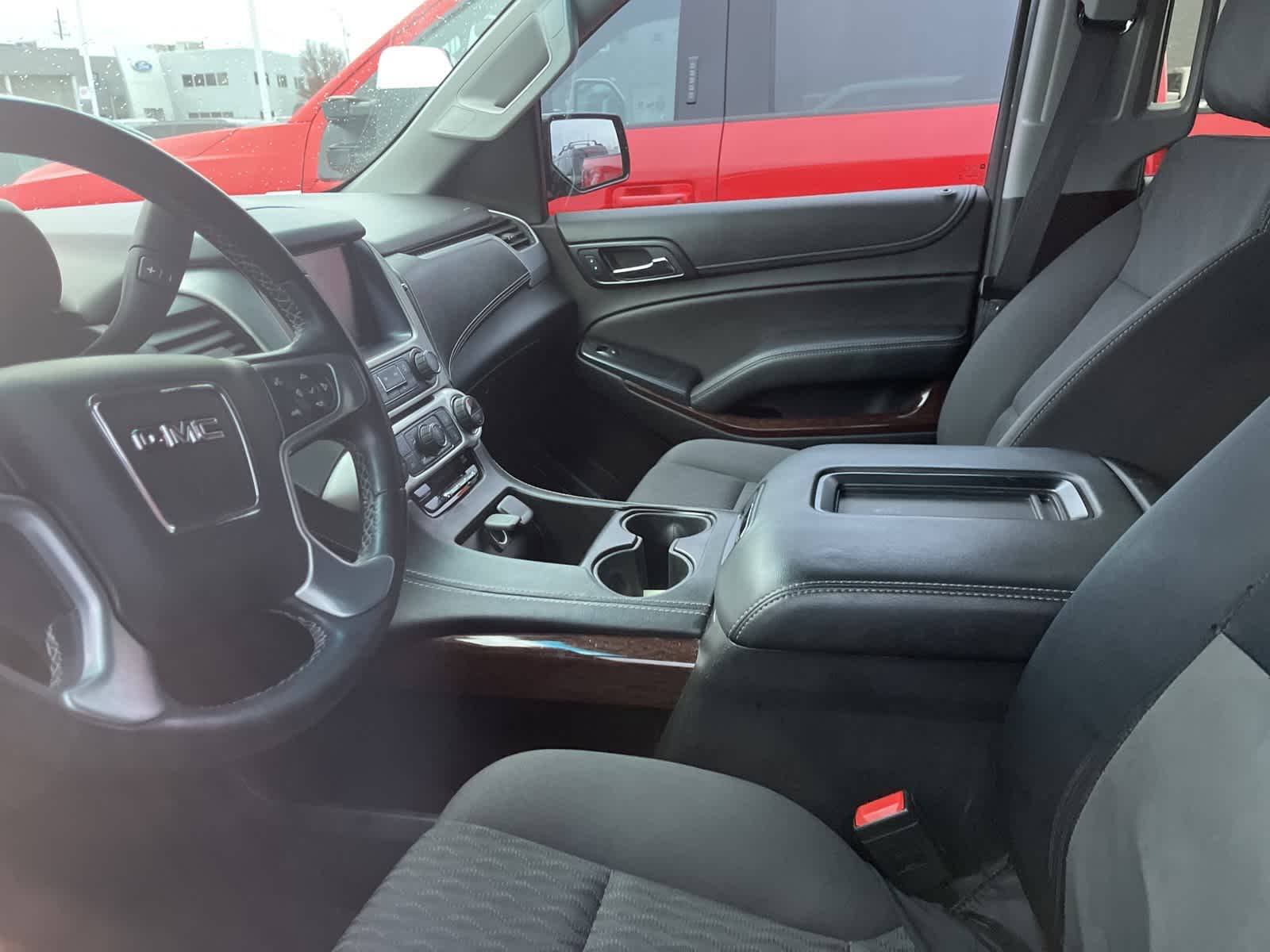 Thumbnail: 2017 GMC Yukon - 25