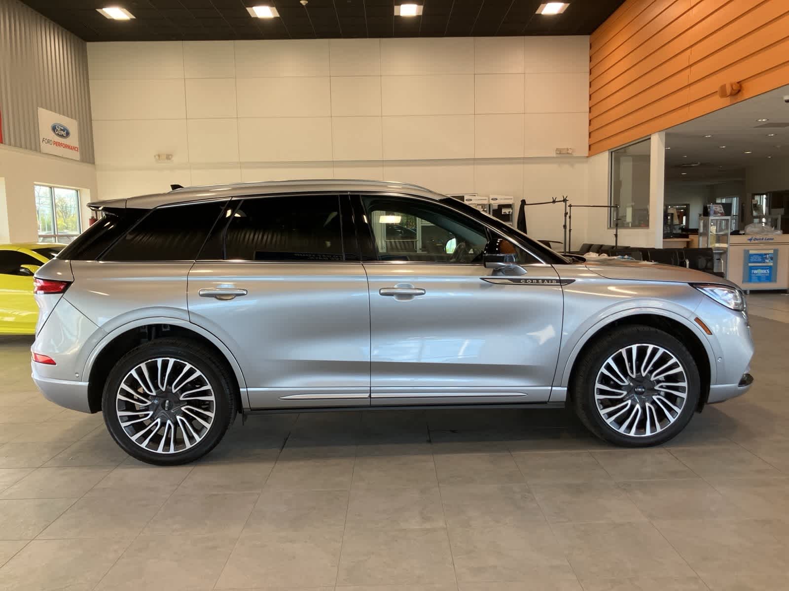 Thumbnail: 2022 Lincoln Corsair - 4