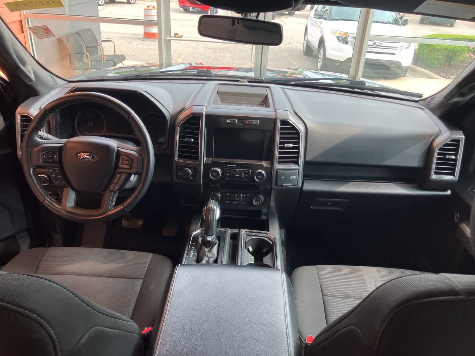 2017 Ford F-150 XLT 23