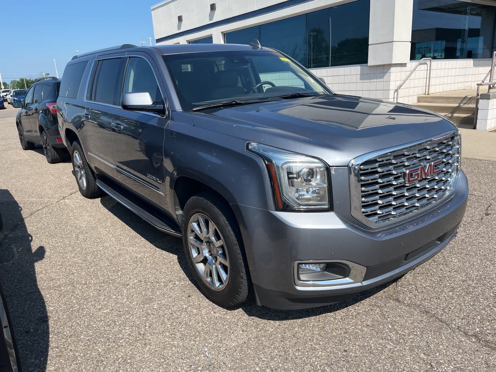 Thumbnail: 2018 GMC Yukon XL - 17