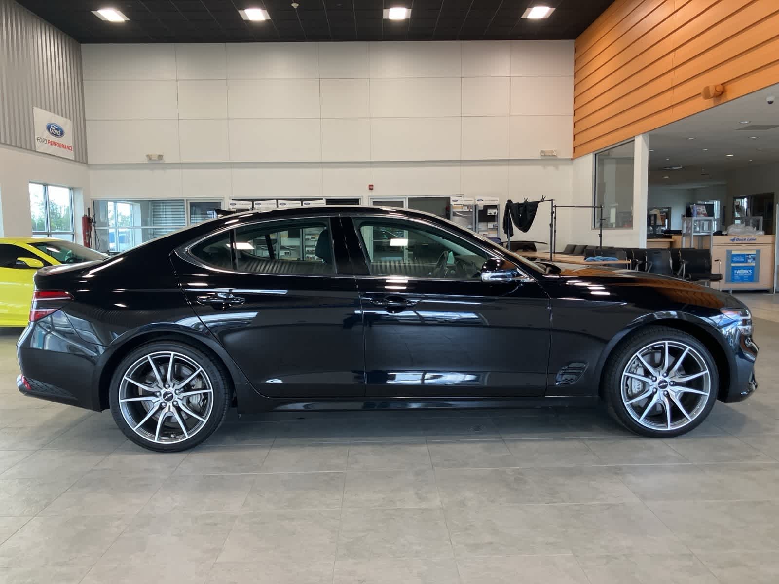 2025 Genesis G70 2.5T photo 4