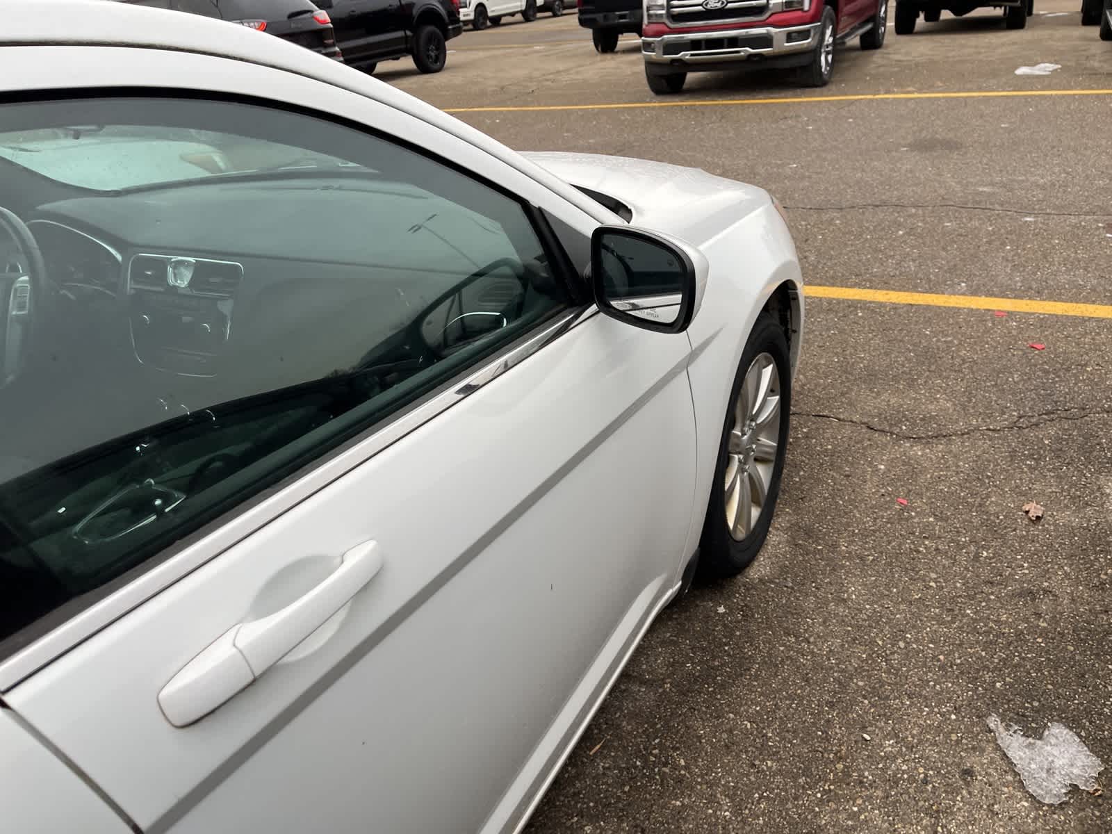 Thumbnail: 2013 Chrysler 200 - 19