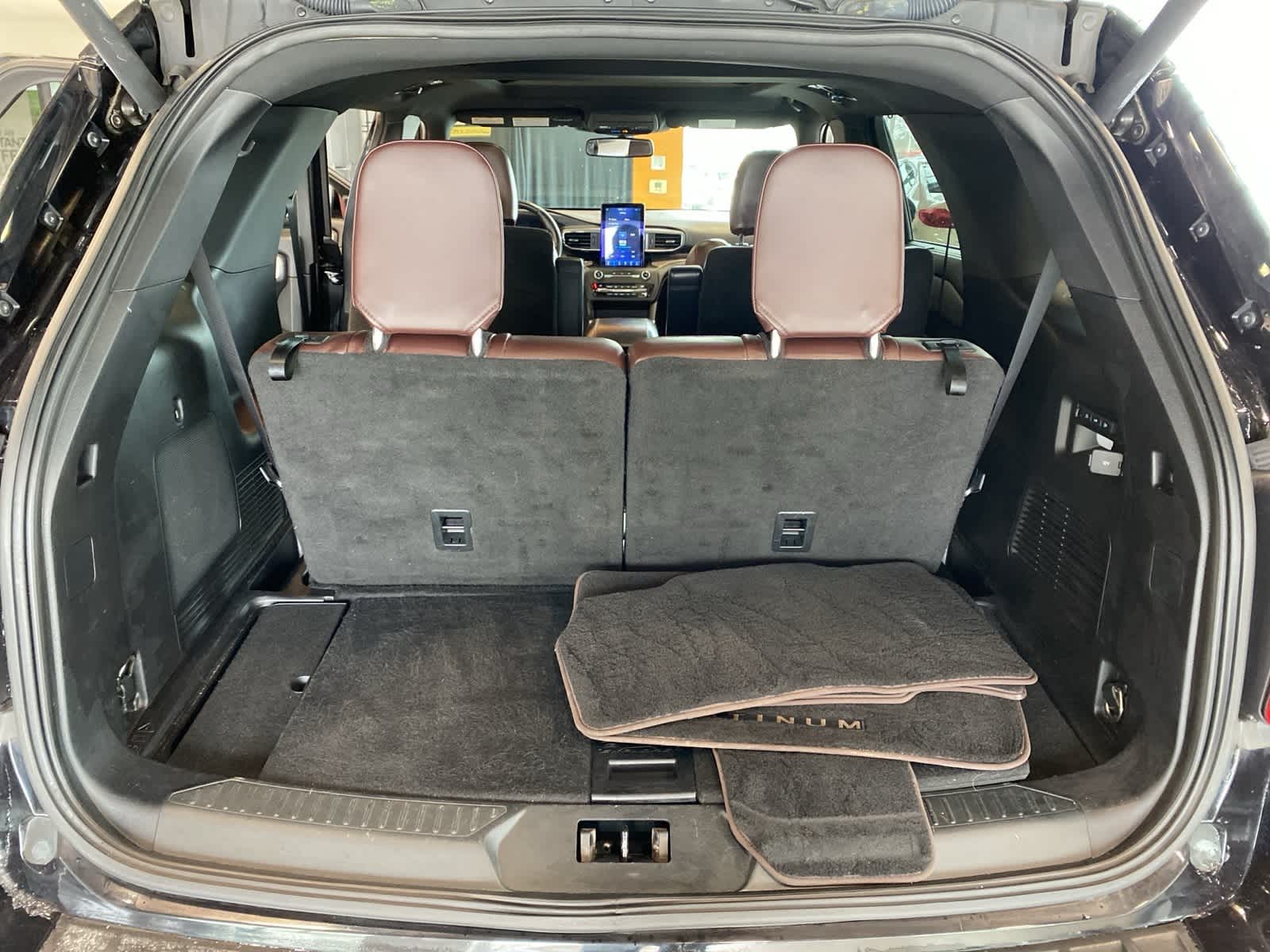 Thumbnail: 2020 Ford Explorer - 28