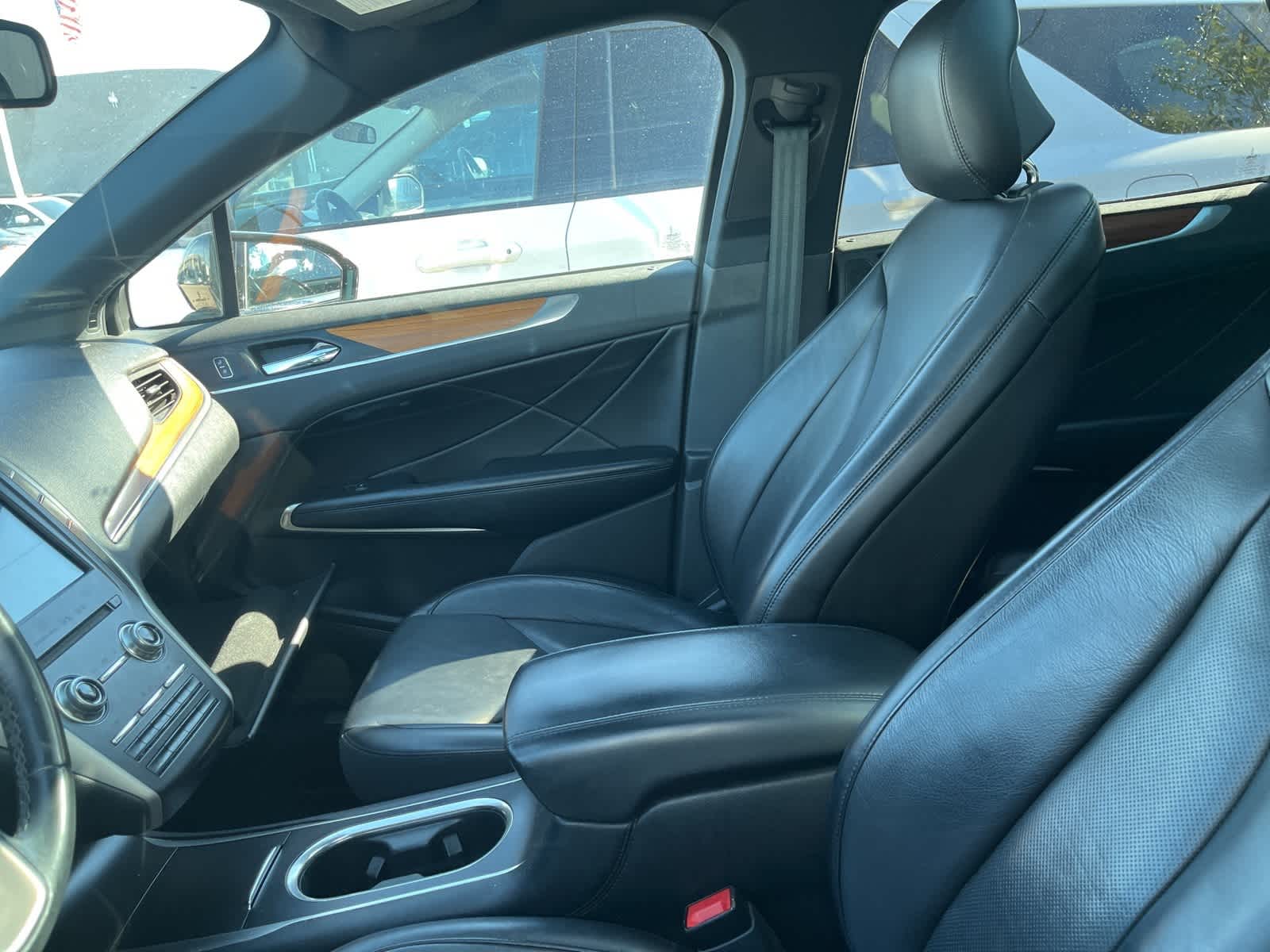 Thumbnail: 2019 Lincoln MKC - 24
