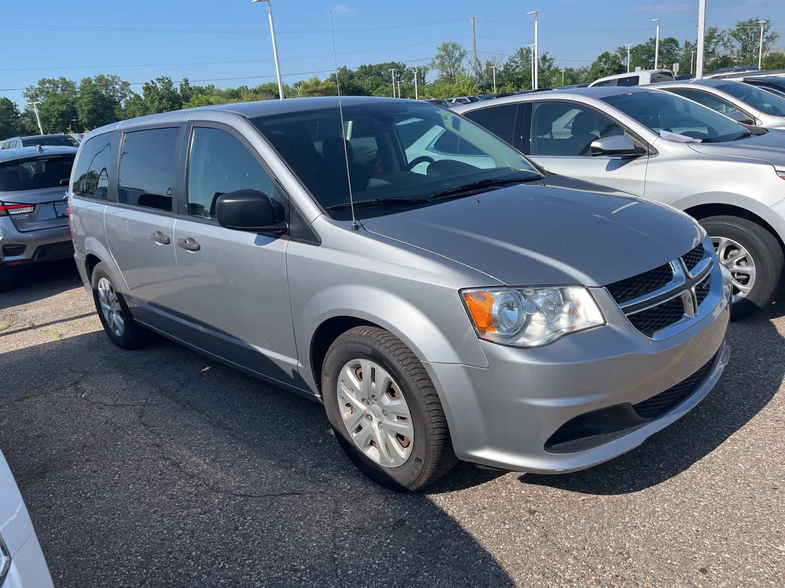 Thumbnail: 2019 Dodge Grand Caravan - 19