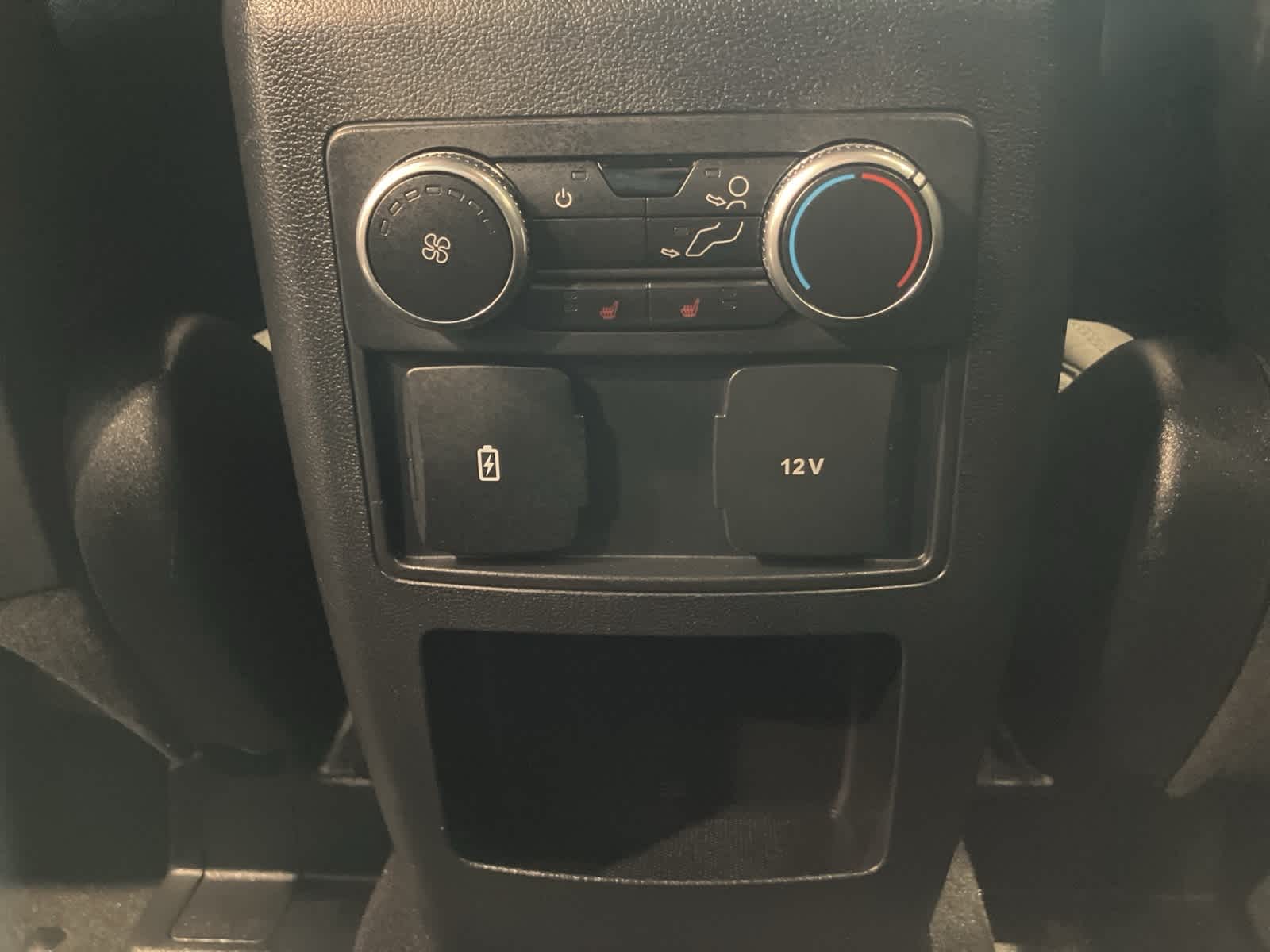 Thumbnail: 2020 Ford Explorer - 22