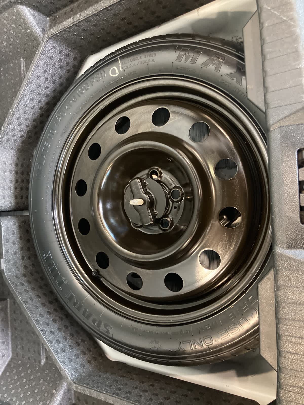 Thumbnail: 2019 Ford Edge - 30