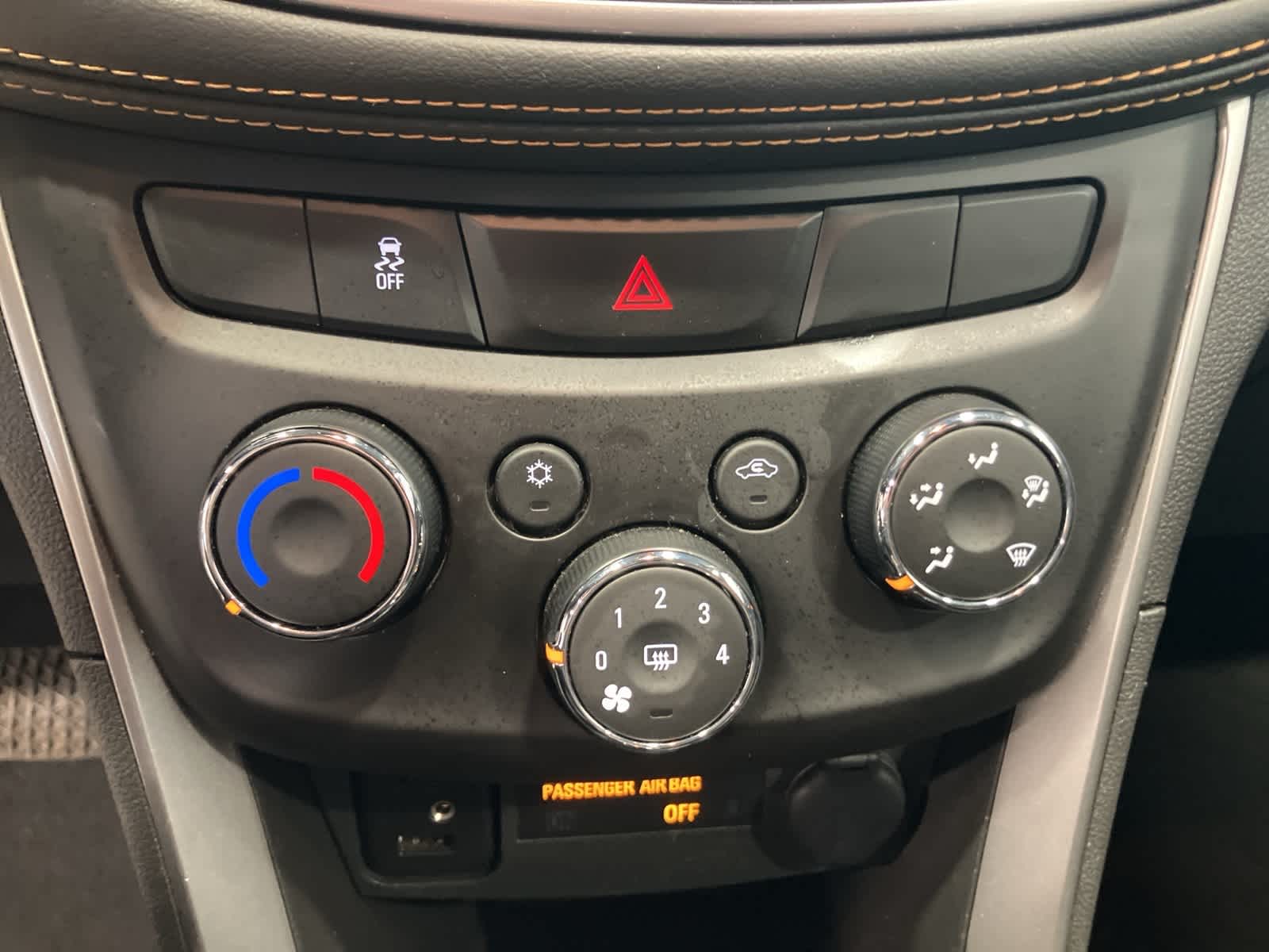 Thumbnail: 2022 Chevrolet Trax - 19