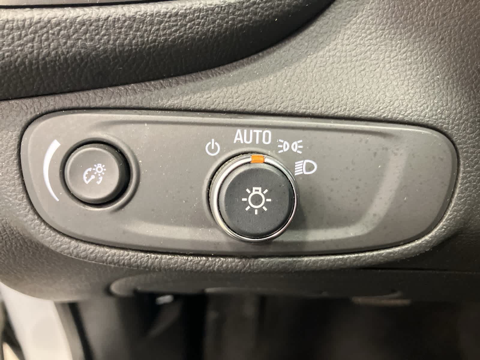 Thumbnail: 2022 Chevrolet Trax - 13