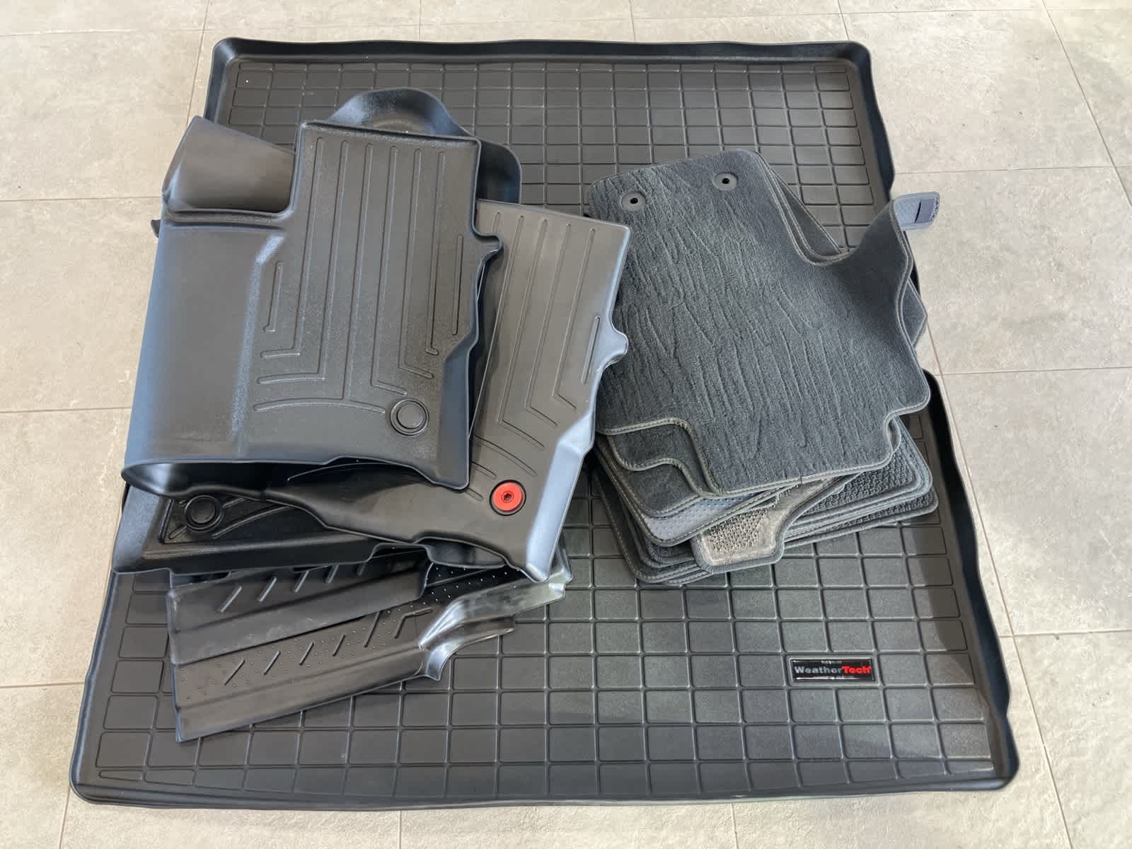 Thumbnail: 2022 Jeep Wagoneer - 33