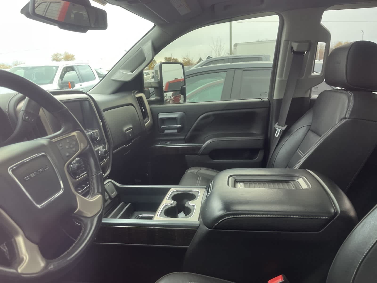 Thumbnail: 2016 GMC Sierra 2500 - 34