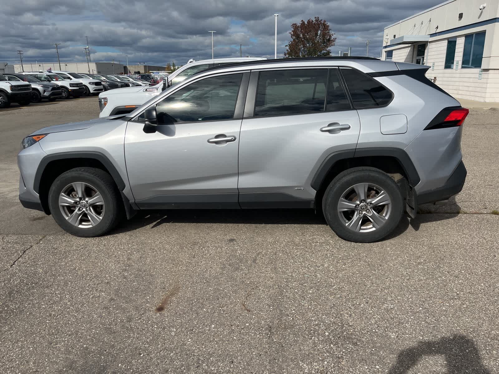 Thumbnail: 2022 Toyota RAV4 - 6