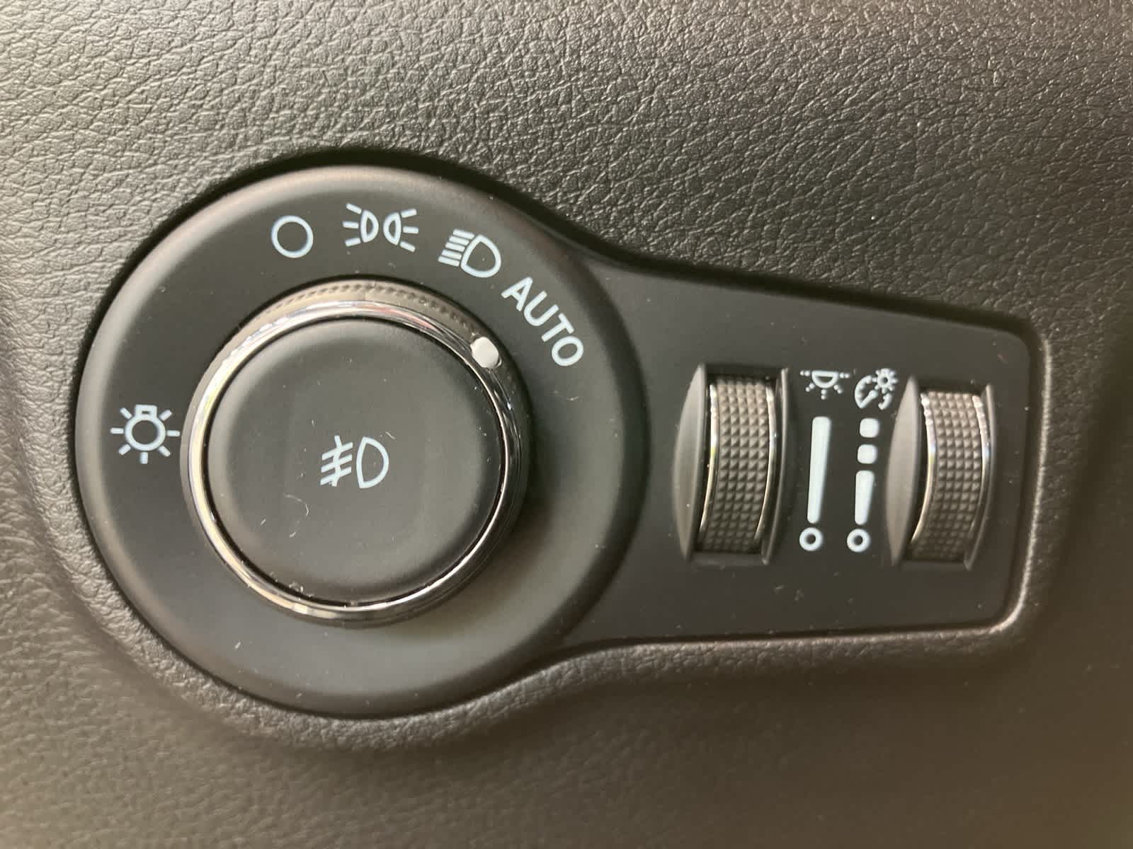 Thumbnail: 2022 Jeep Compass - 13