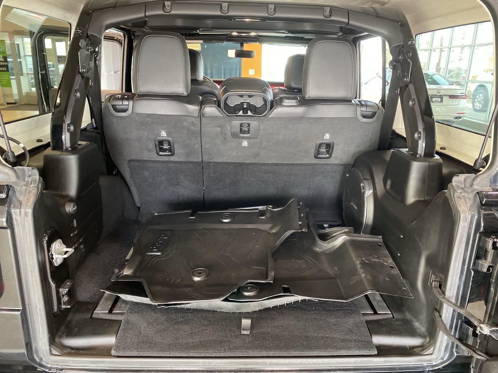 Thumbnail: 2020 Jeep Wrangler - 29