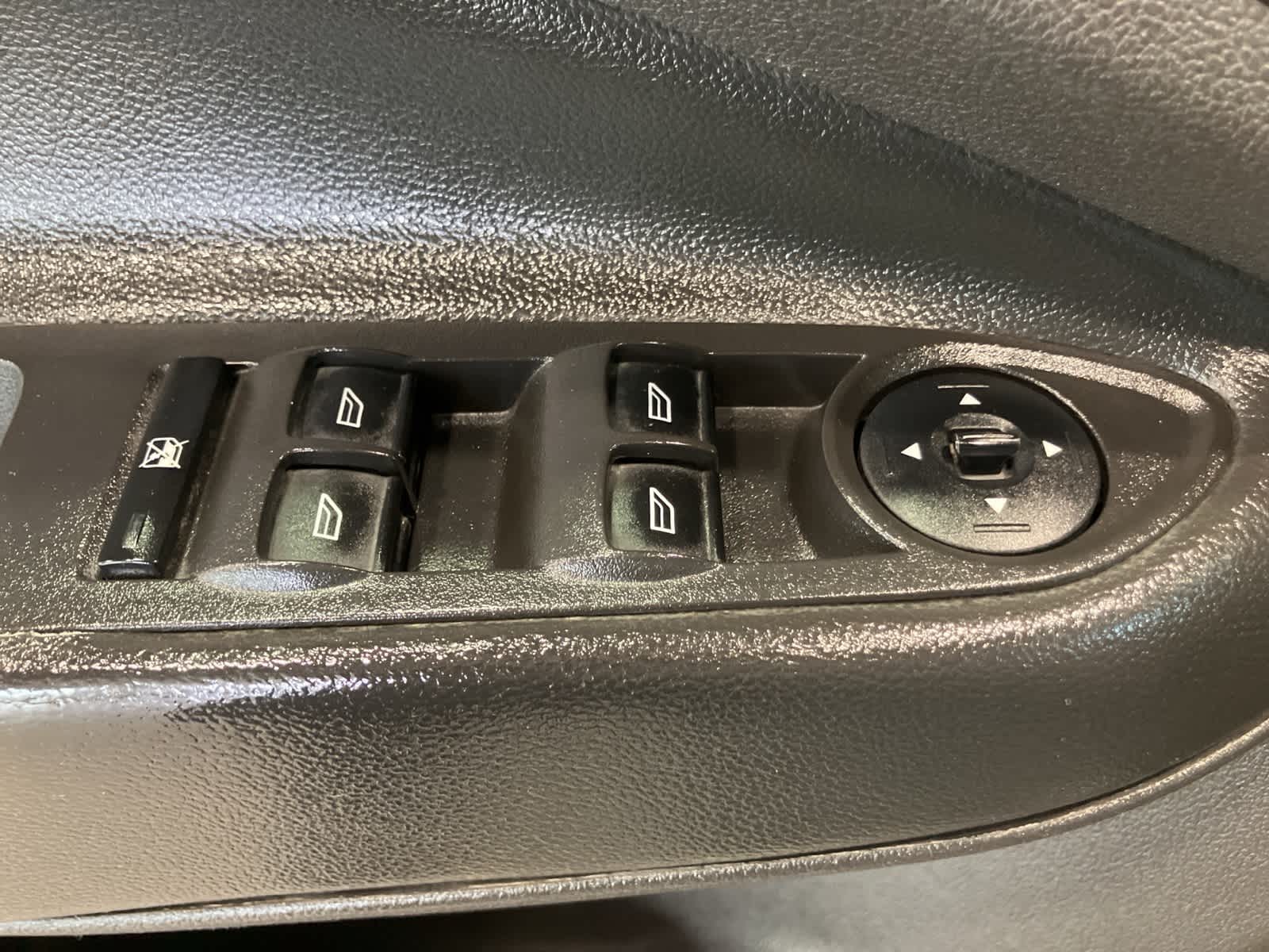 Thumbnail: 2015 Ford Escape - 13