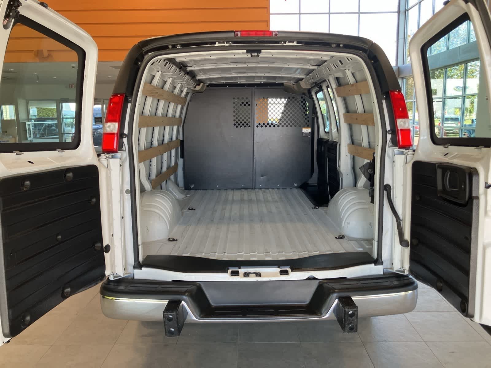 Thumbnail: 2023 GMC Savana - 25