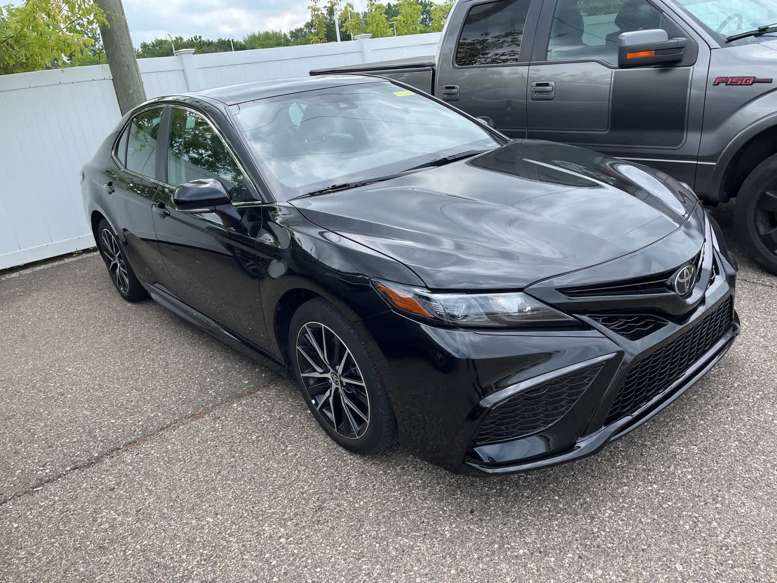 Thumbnail: 2023 Toyota Camry - 17