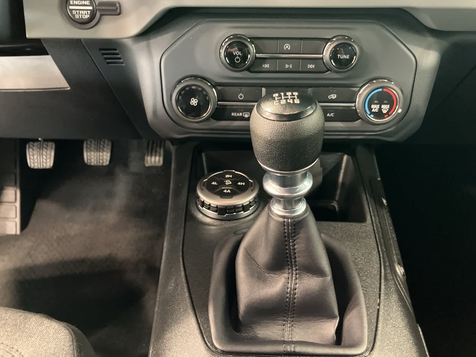 Thumbnail: 2022 Ford Bronco - 18