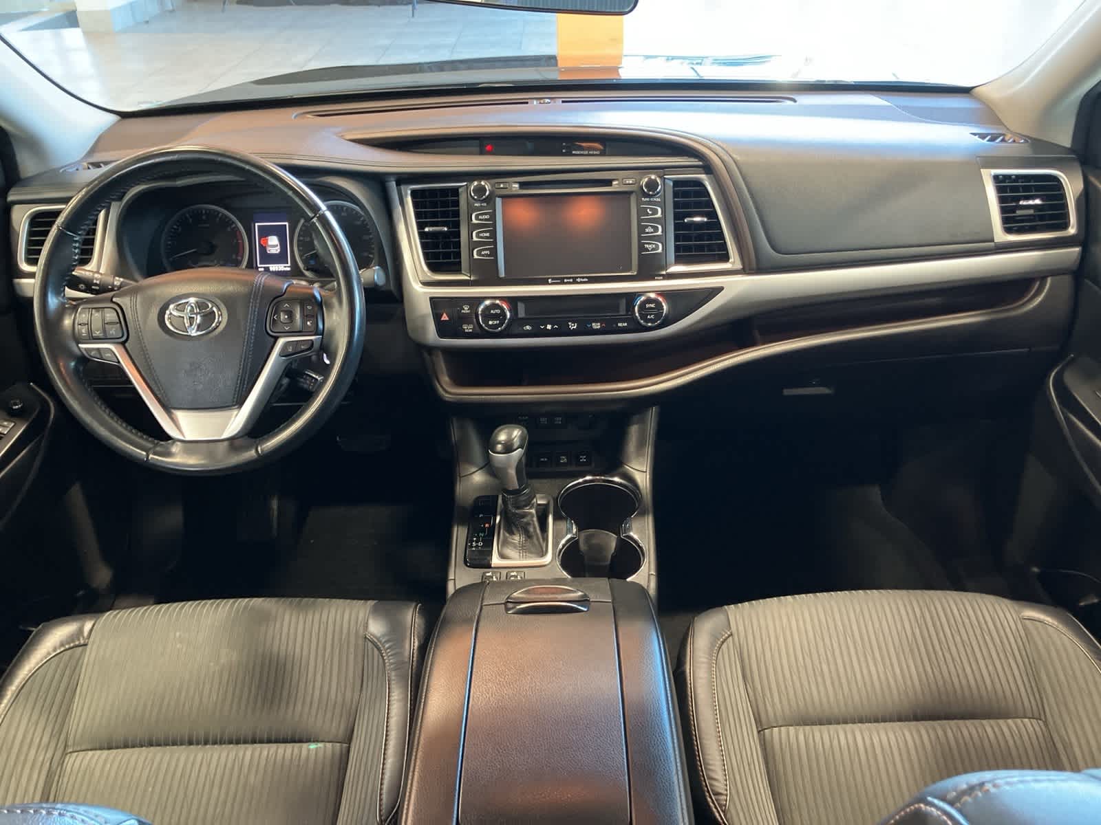 Thumbnail: 2018 Toyota Highlander - 20