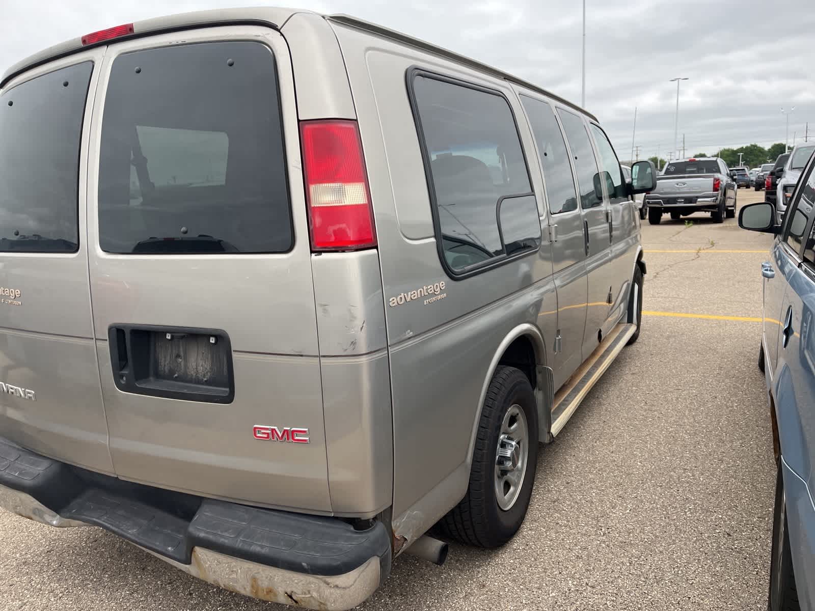 Thumbnail: 2004 GMC Savana - 14