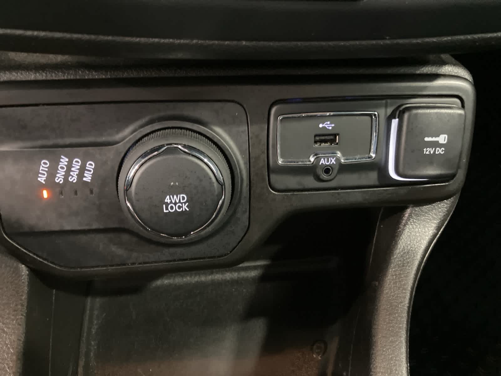 Thumbnail: 2022 Jeep Renegade - 16