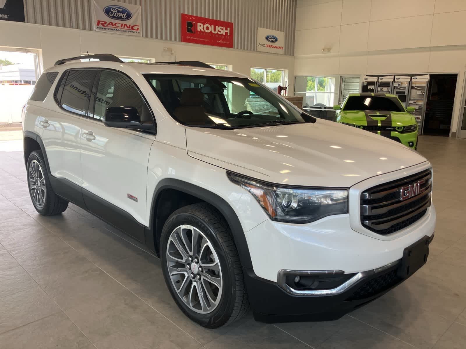 Thumbnail: 2017 GMC Acadia - 3