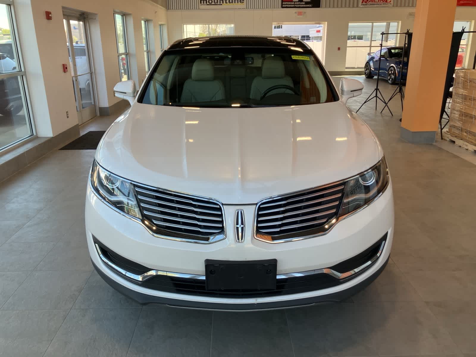 Thumbnail: 2016 Lincoln MKX - 2