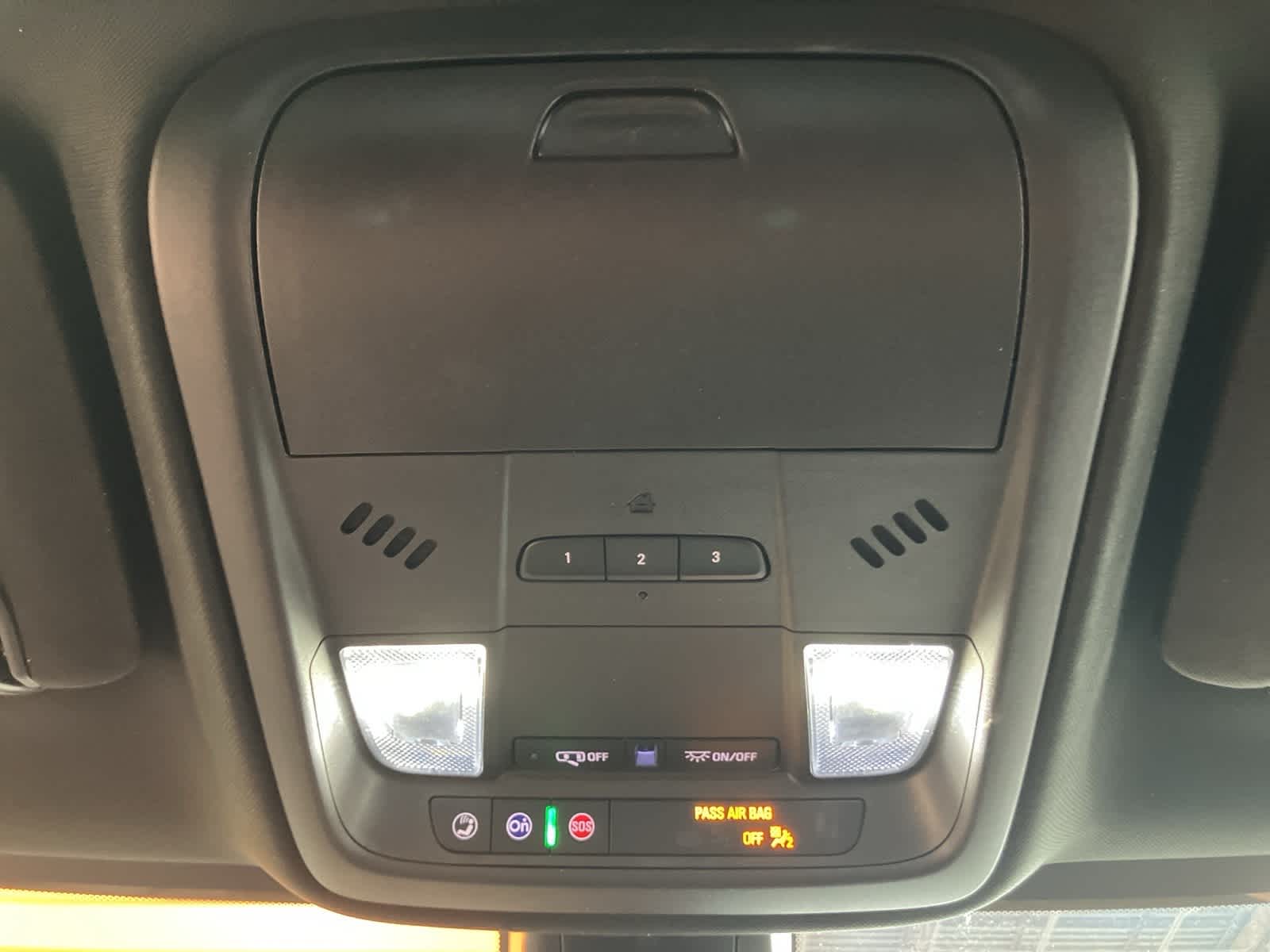 Thumbnail: 2022 Cadillac XT5 - 22