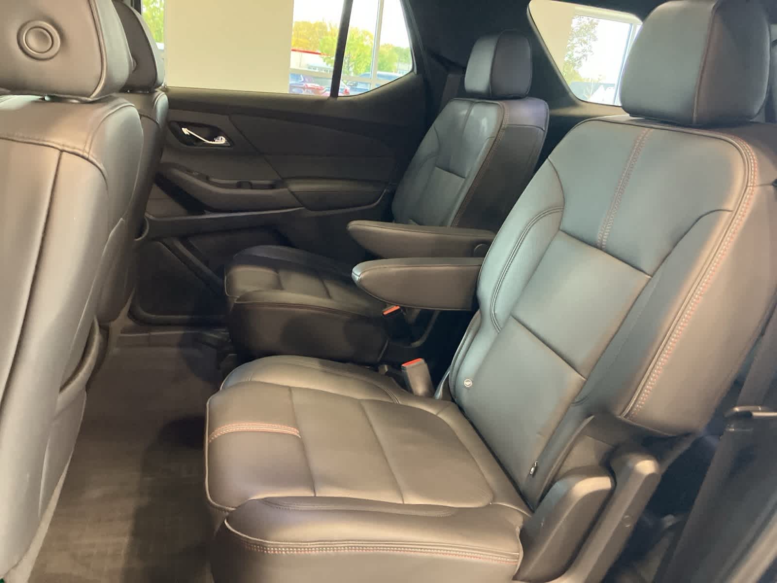 Thumbnail: 2022 Chevrolet Traverse - 30