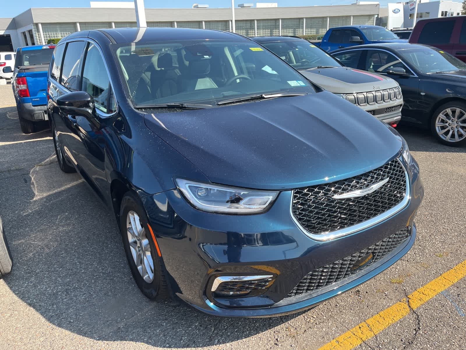 Thumbnail: 2024 Chrysler Pacifica - 19