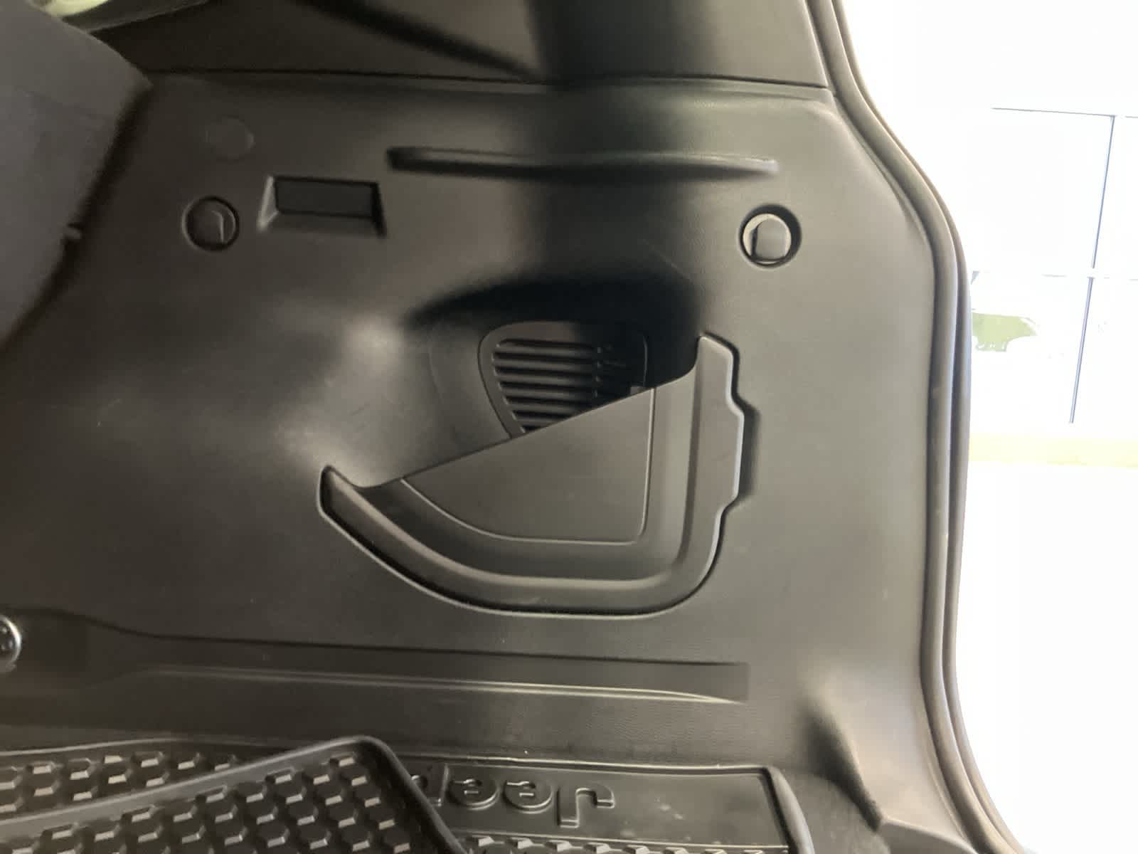 Thumbnail: 2023 Jeep Renegade - 27