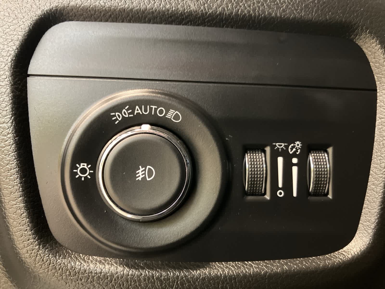 Thumbnail: 2023 Jeep Grand Cherokee - 14