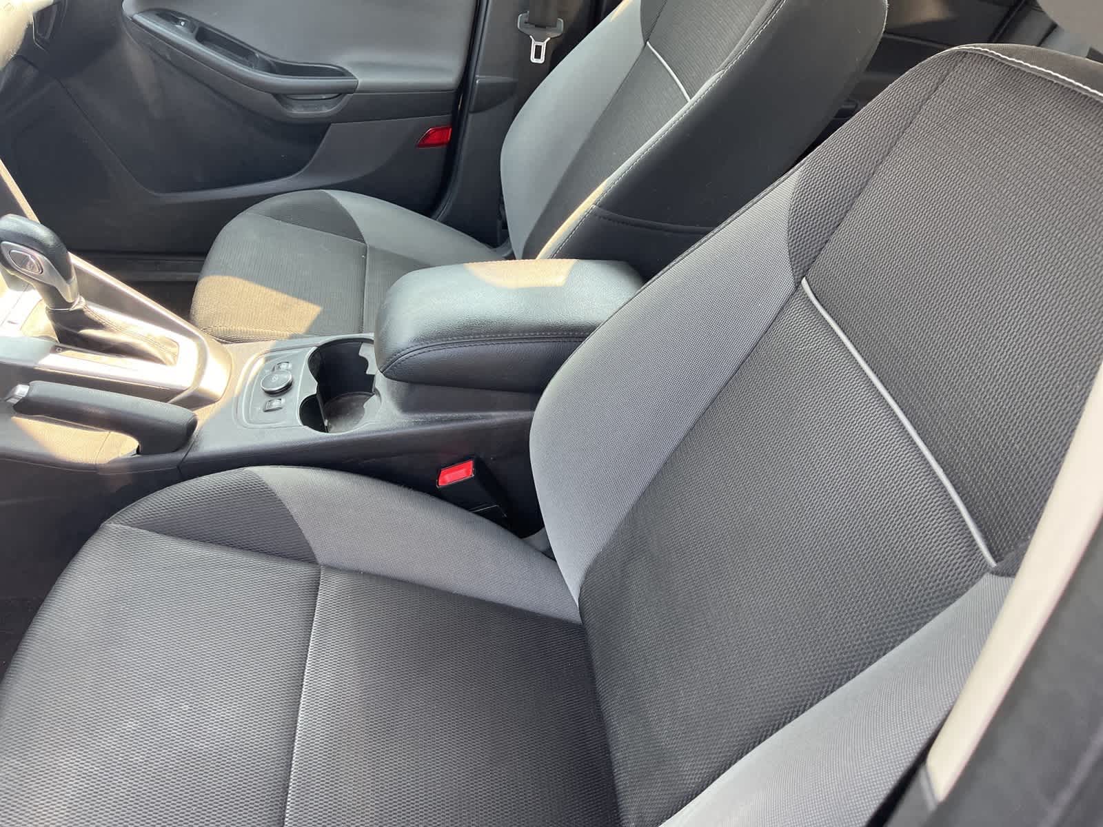 Thumbnail: 2014 Ford Focus - 19