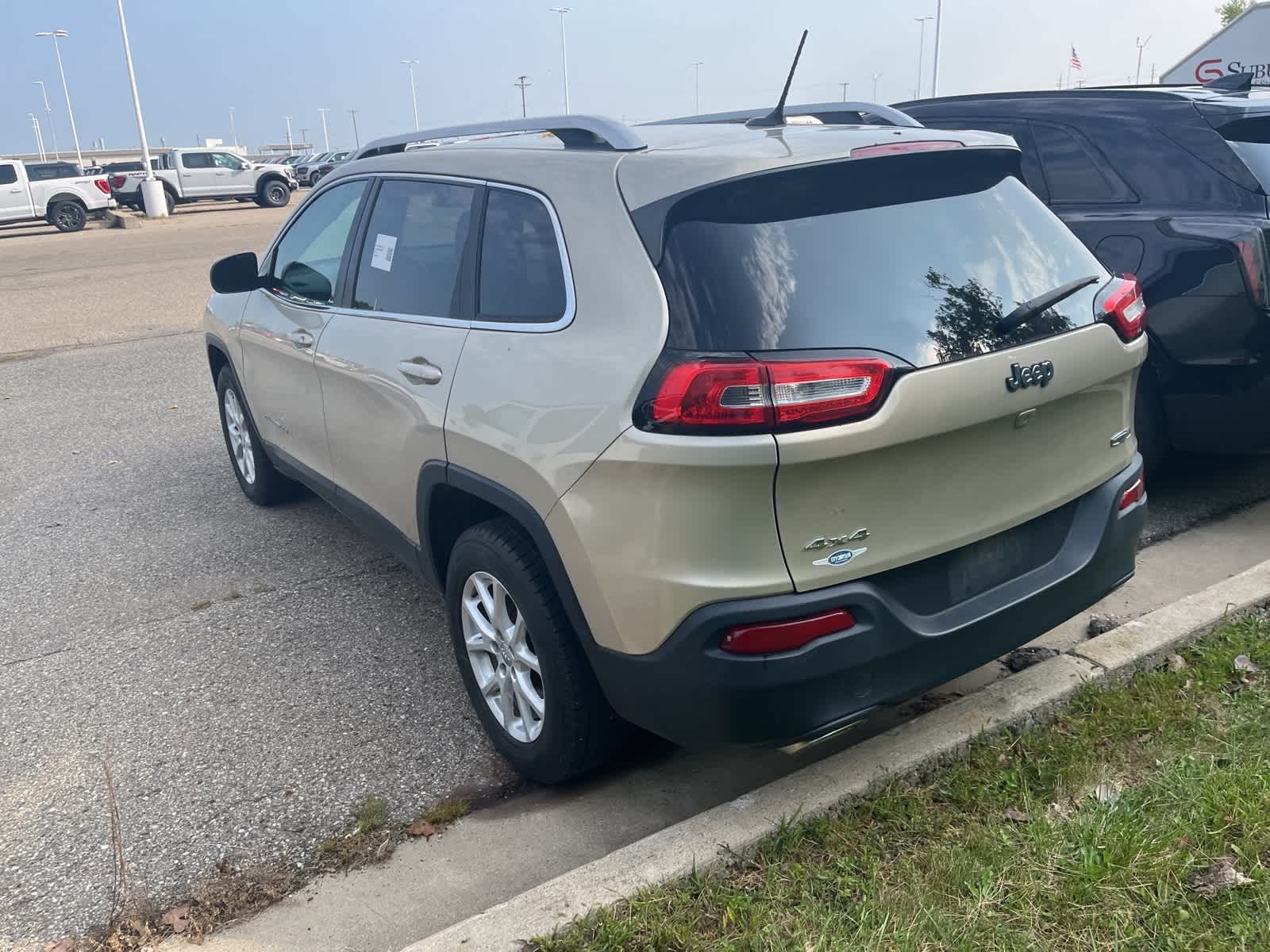 Thumbnail: 2015 Jeep Cherokee - 9
