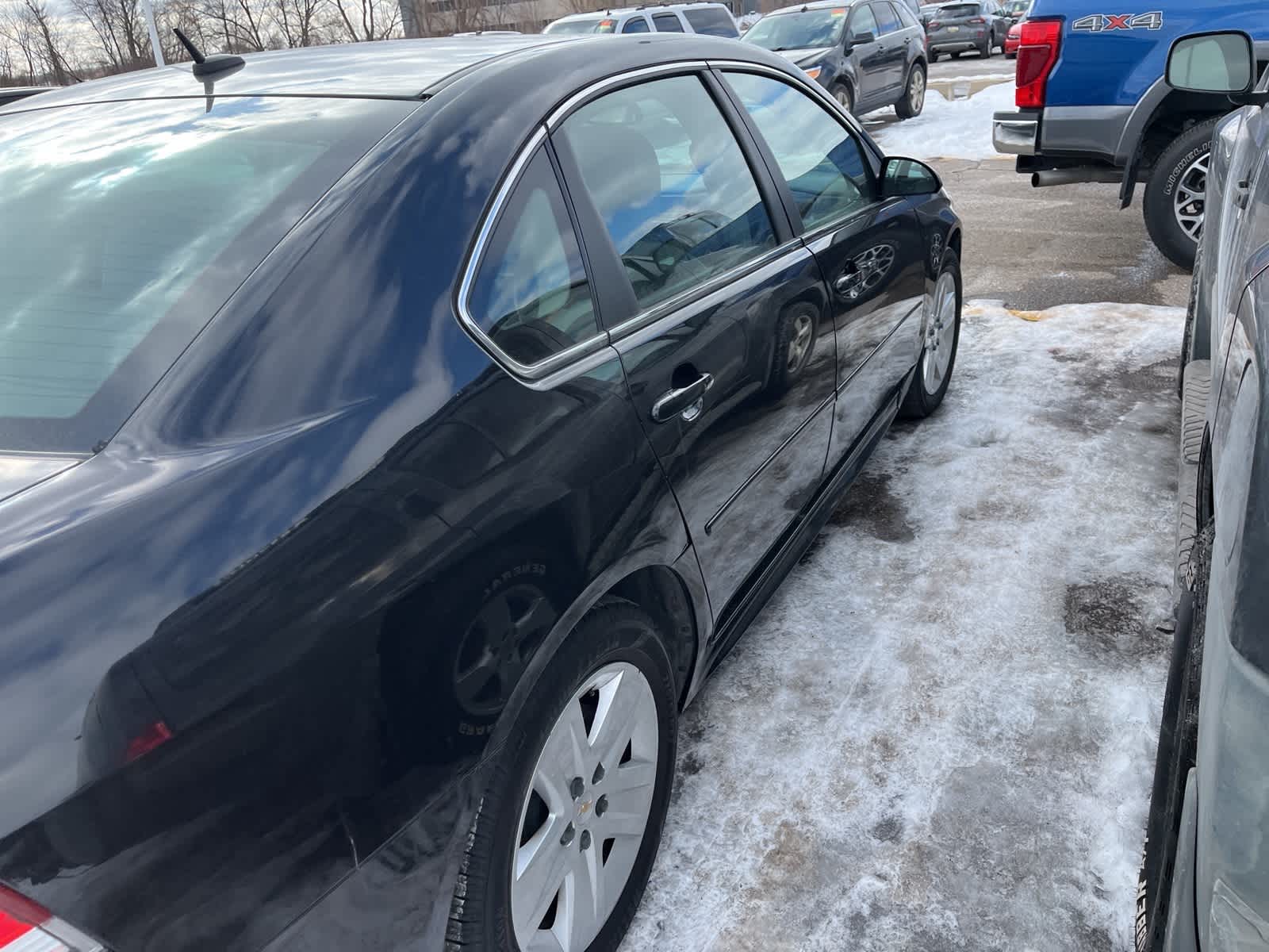 Thumbnail: 2011 Chevrolet Impala - 18