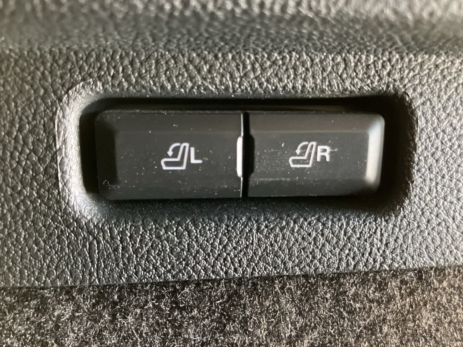 Thumbnail: 2022 Lincoln Corsair - 32