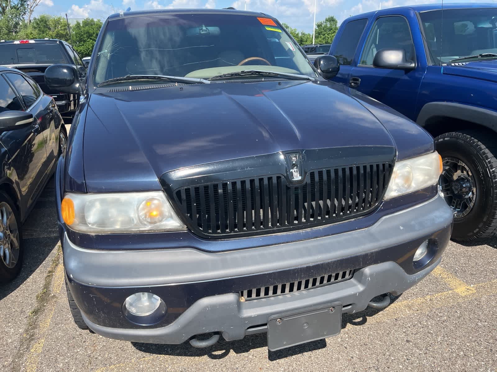 Thumbnail: 1998 Lincoln Navigator - 19