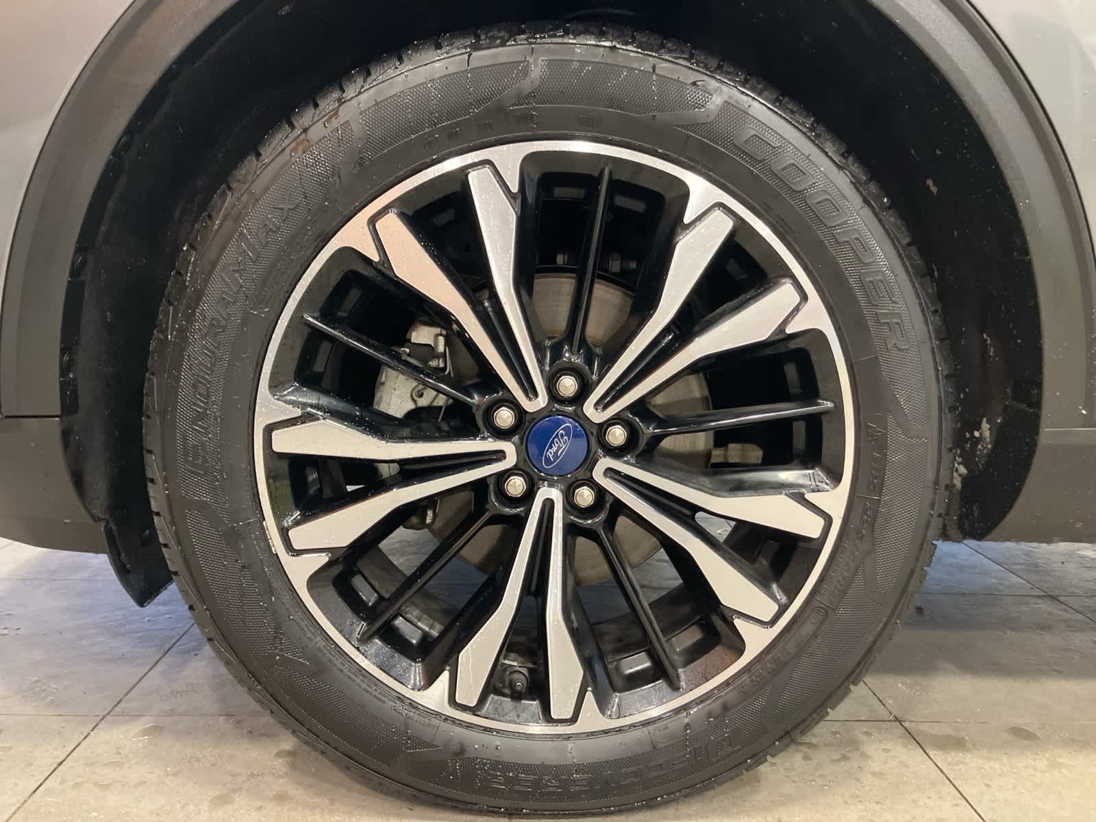 Thumbnail: 2021 Ford Escape - 9