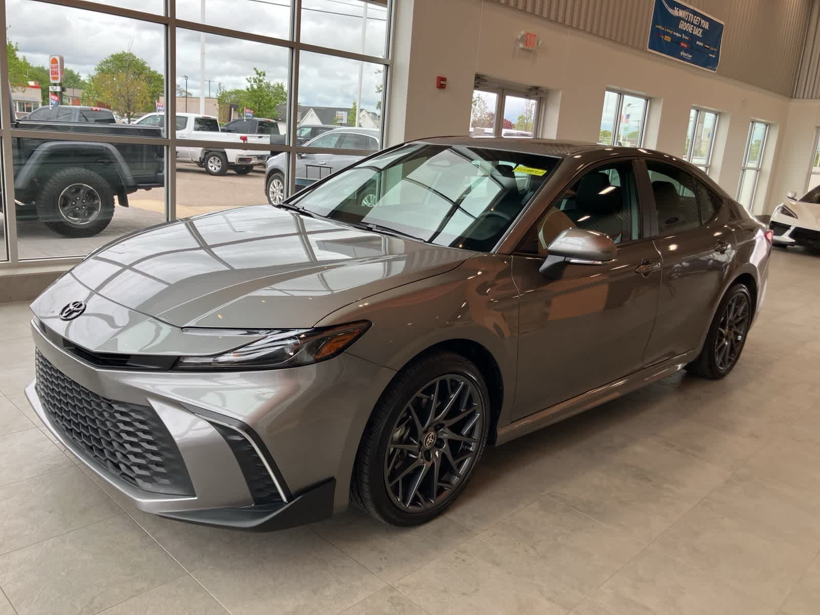2025 Toyota Camry SE -
                  Sterling Heights, MI