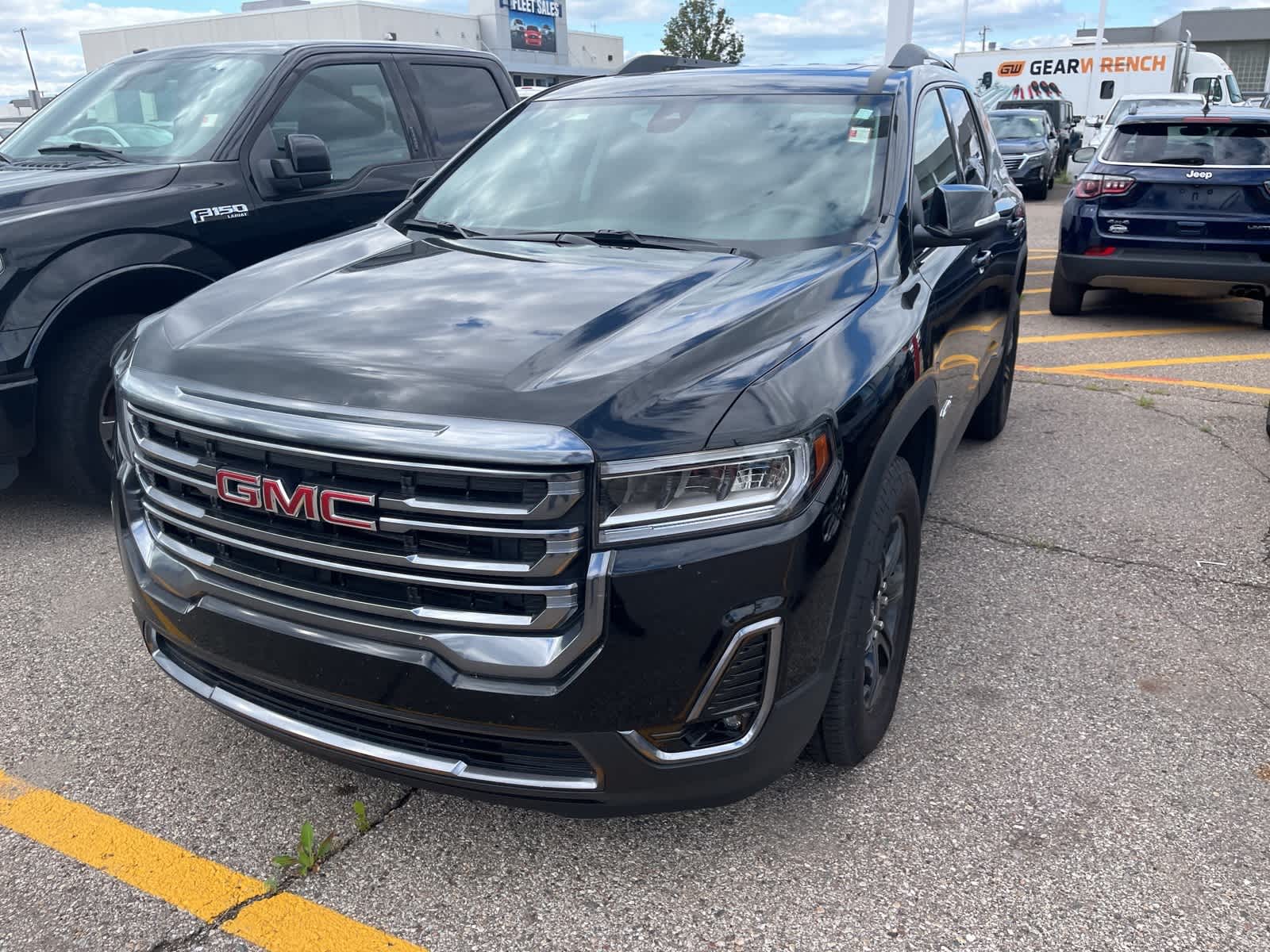 Thumbnail: 2023 GMC Acadia - 2