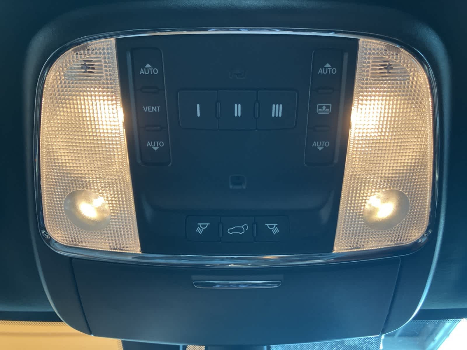 Thumbnail: 2021 Jeep Grand Cherokee - 26