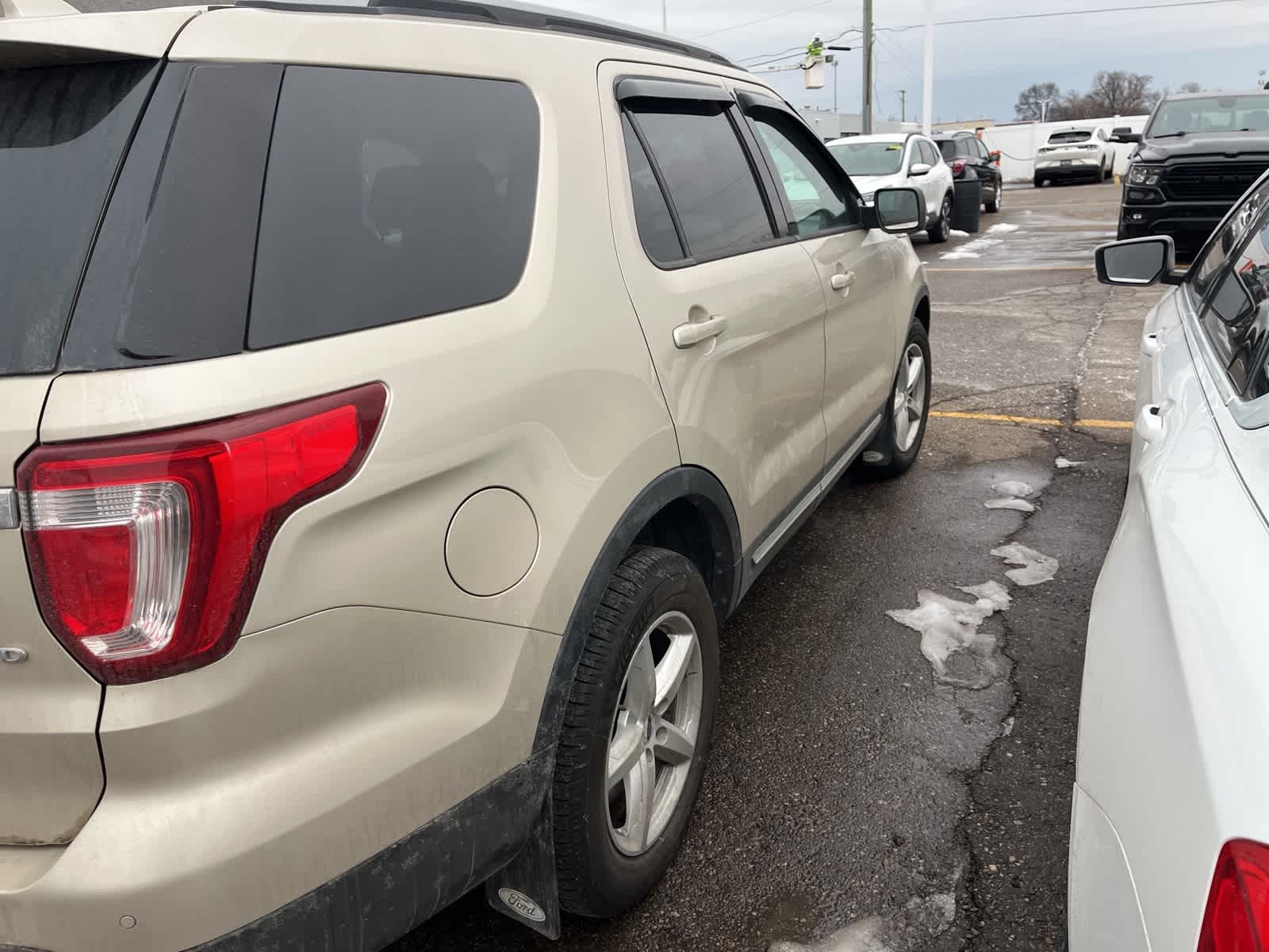 Thumbnail: 2017 Ford Explorer - 15