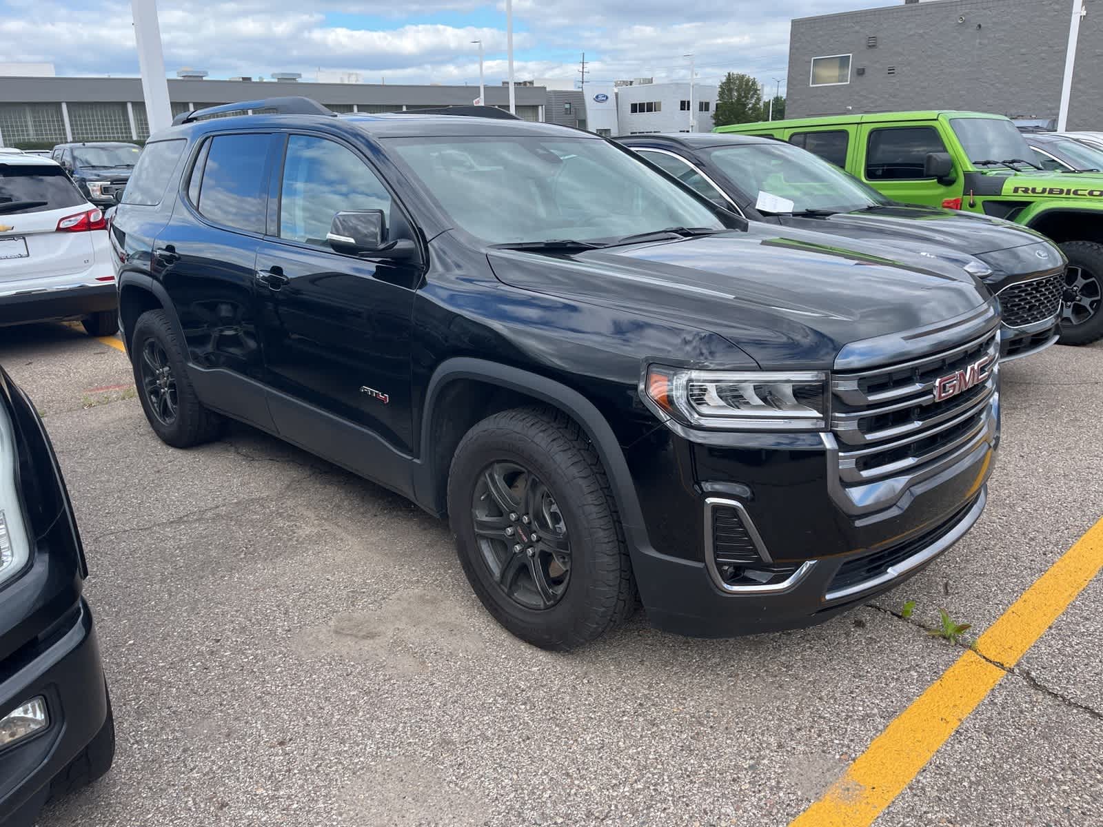 Thumbnail: 2023 GMC Acadia - 17