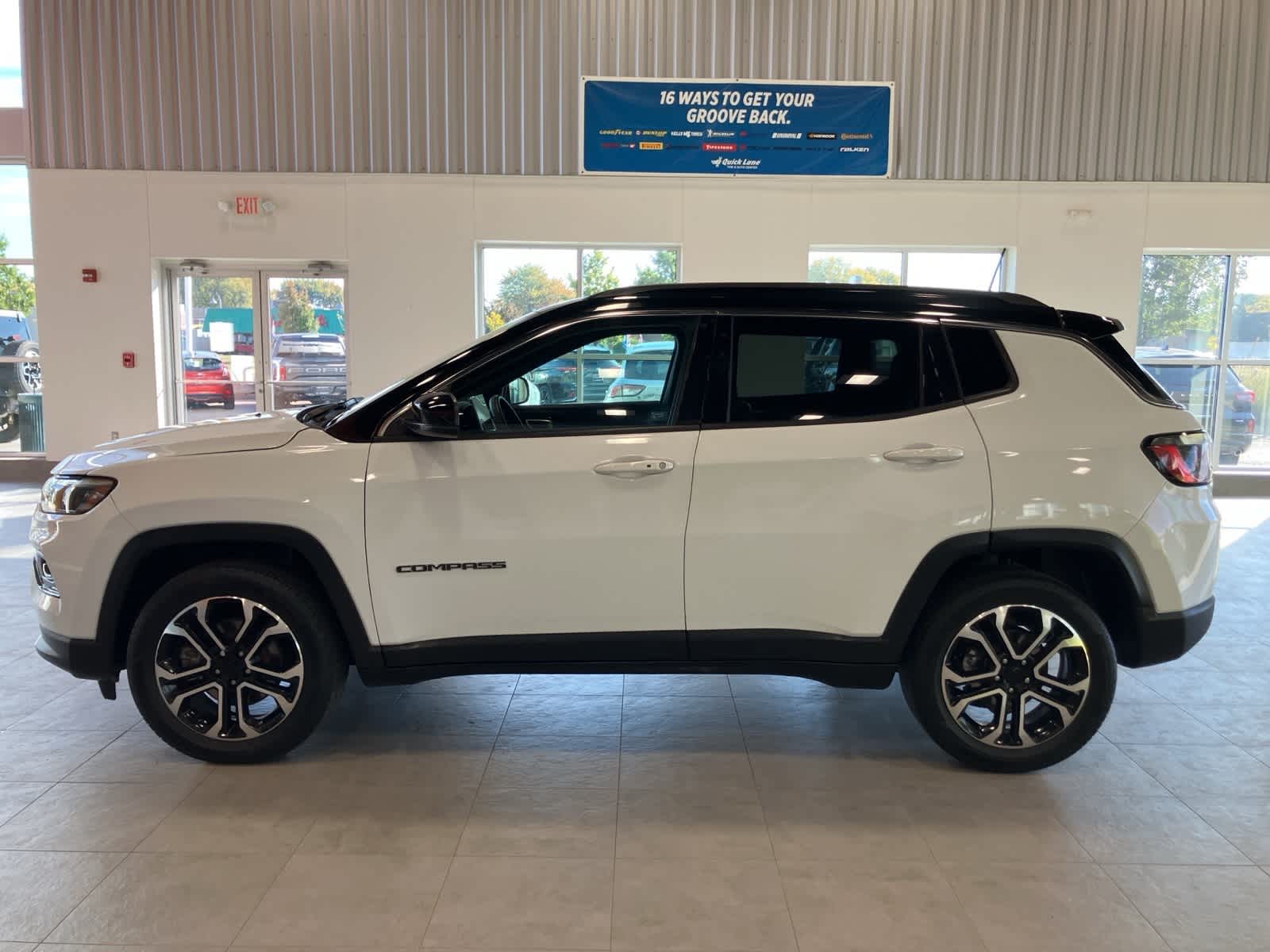 Thumbnail: 2023 Jeep Compass - 8