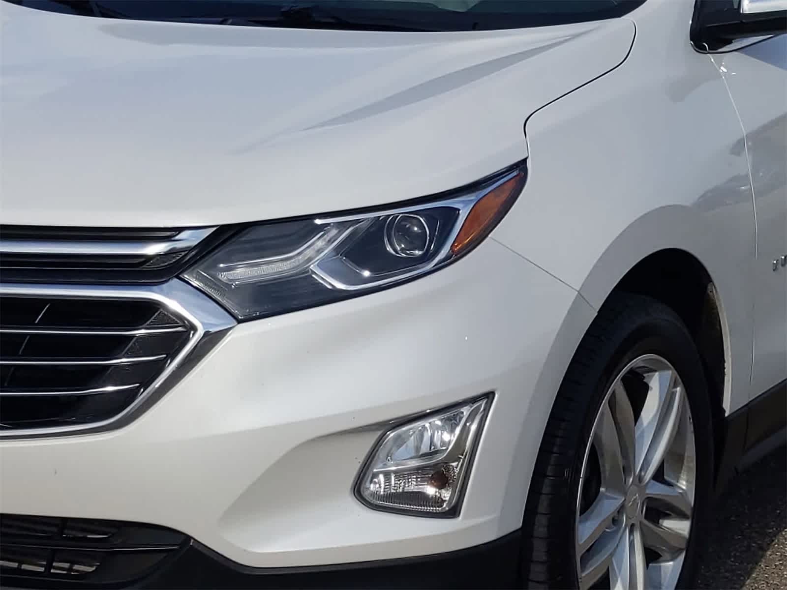 2019 Chevrolet Equinox Premier 11