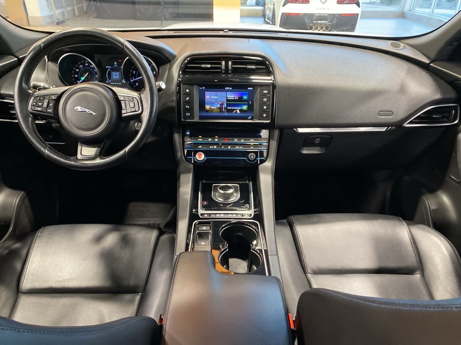 Thumbnail: 2017 Jaguar F-Pace - 14